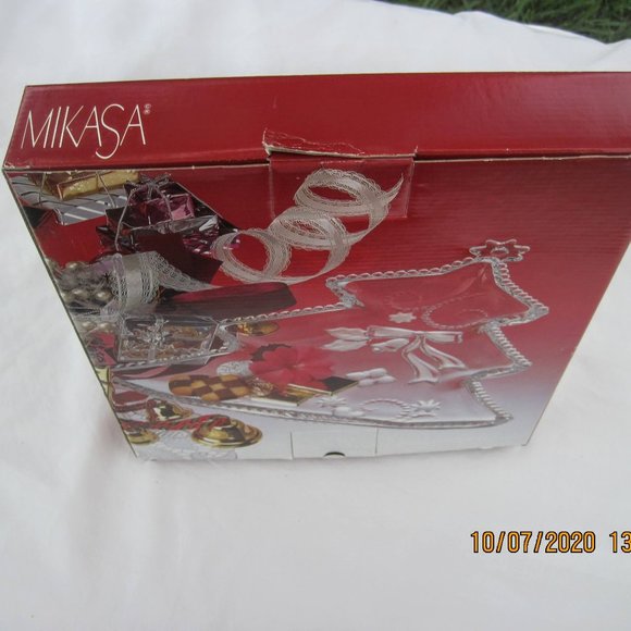 Mikasa "Fiesta" Christmas Tree Platter - Picture 2 of 16
